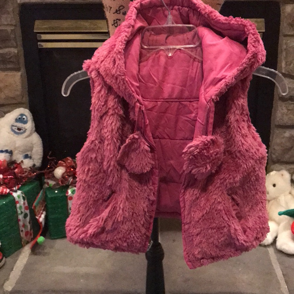 Reversible dark pink vest